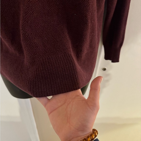 American Eagle Burgundy Crewneck Sweater Size M - Picture 6 of 8